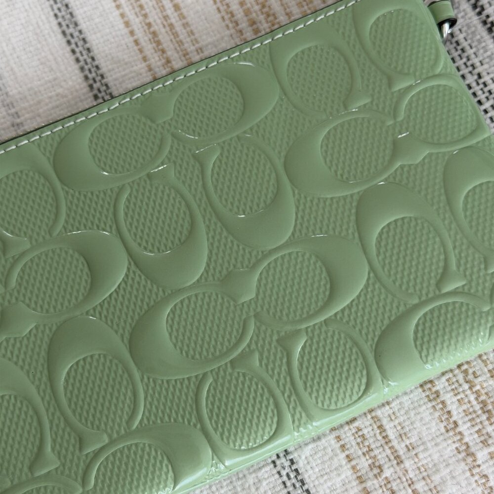 NWT Coach Zip Around Wristlet Wallet Signature w/ Heart Charm Spring Beautiful - Picture 4 of 6